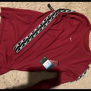 NWT Nike long sleeve Tee